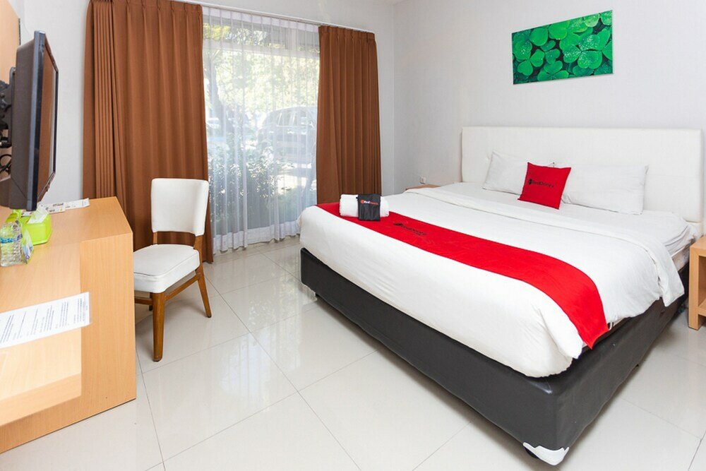 Фото RedDoorz Plus @ Idjen Boulevard Malang