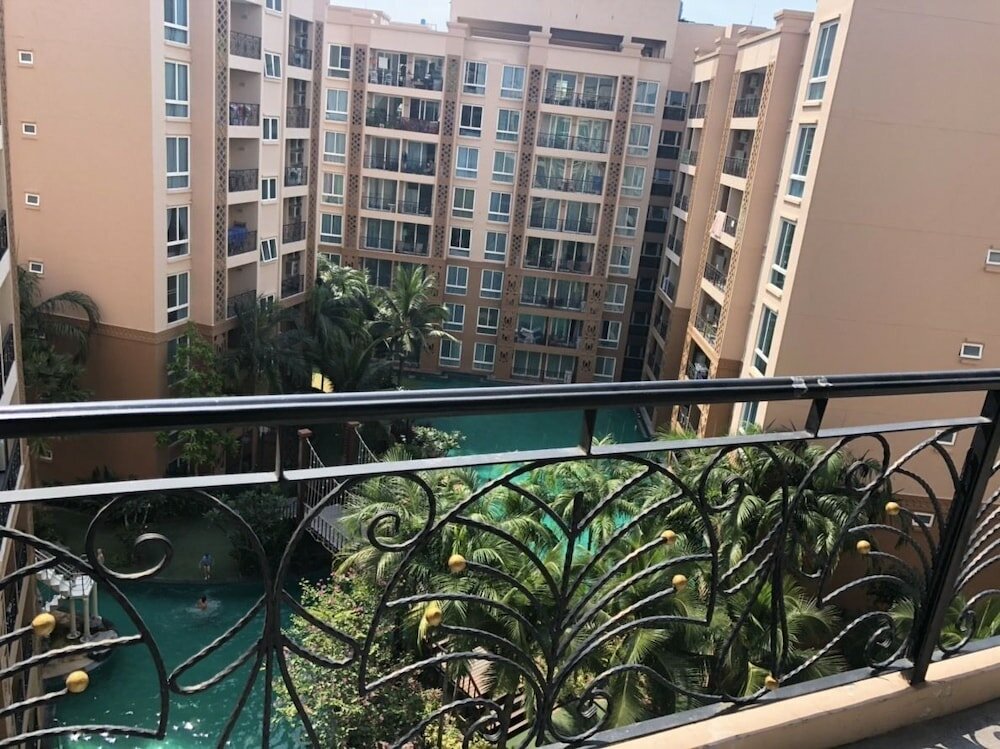 Фото Atlantis Condo Resort Jomtien by Evt