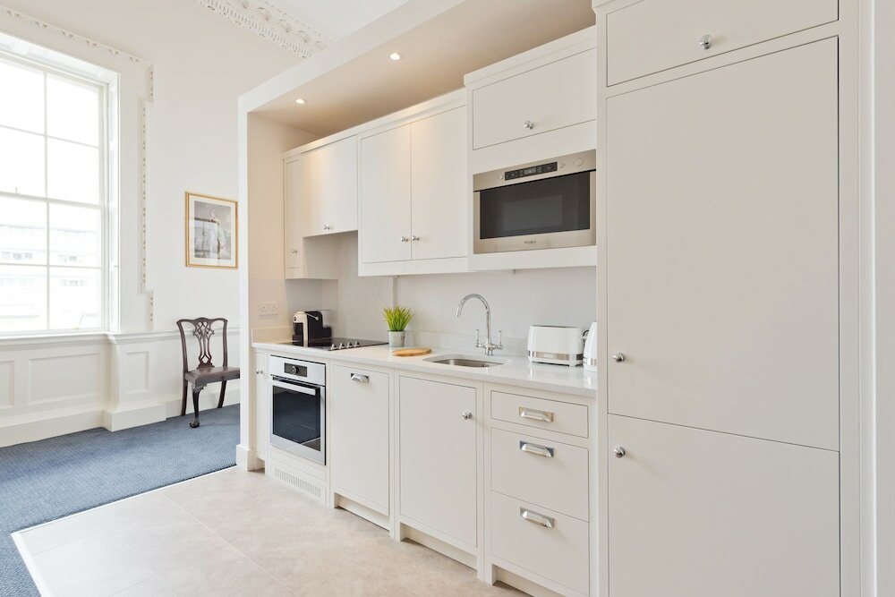 Фото Henrietta Suites City Centre