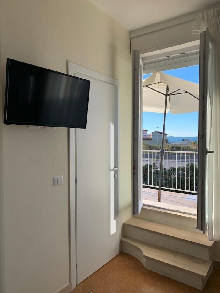 Фото Acquaviva Experience Hotel