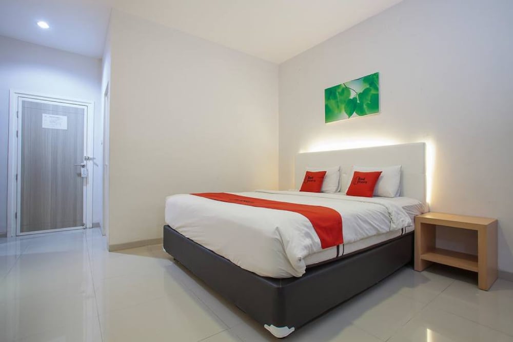 Фото RedDoorz Plus @ Idjen Boulevard Malang