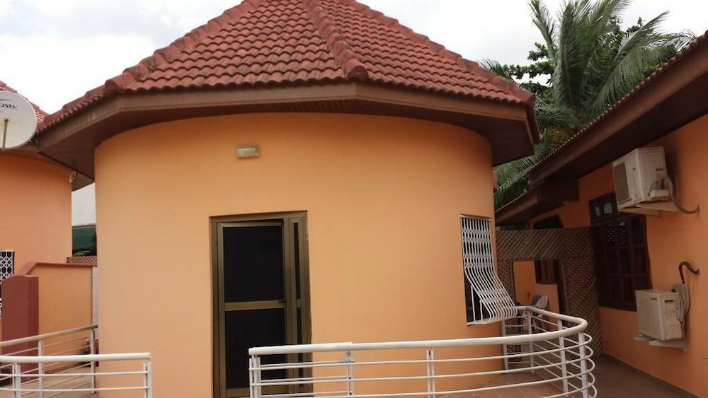 Фото Ponderosa Travel Lodge