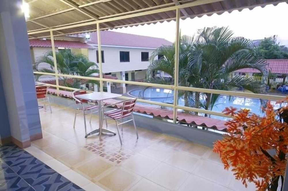 Фото Homeland Resort