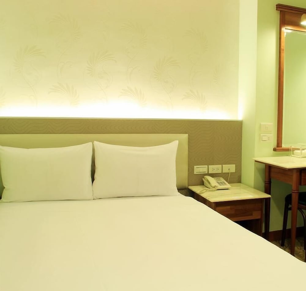 Фото Puyisy Business Hotel