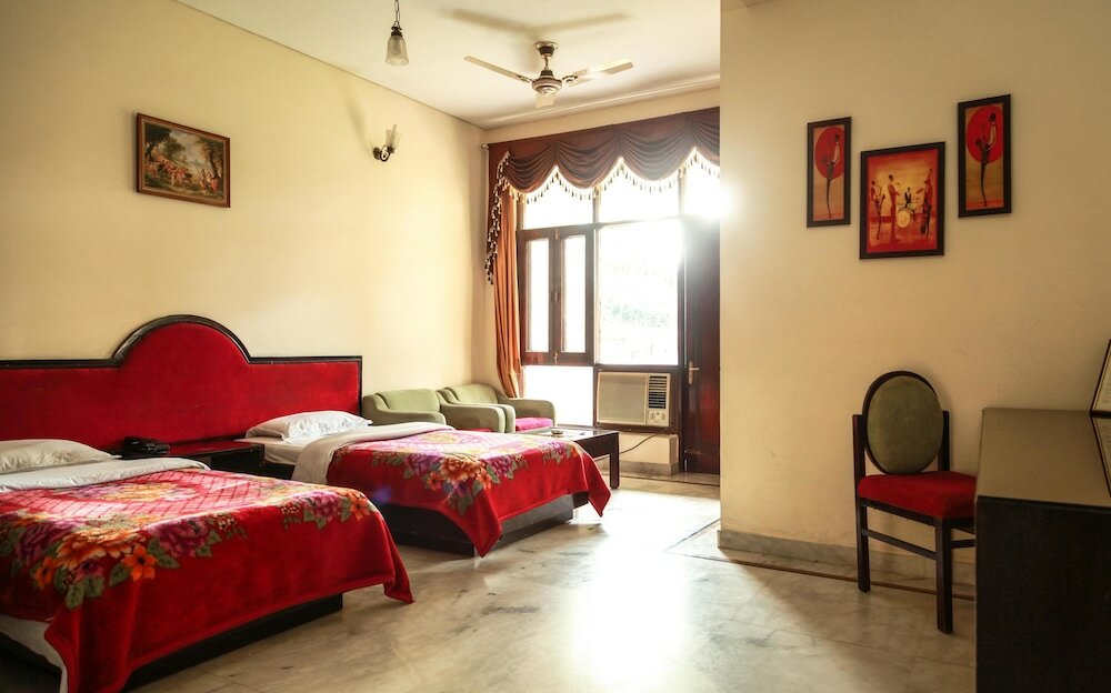 Фото Hotel Neeraj Bhawan