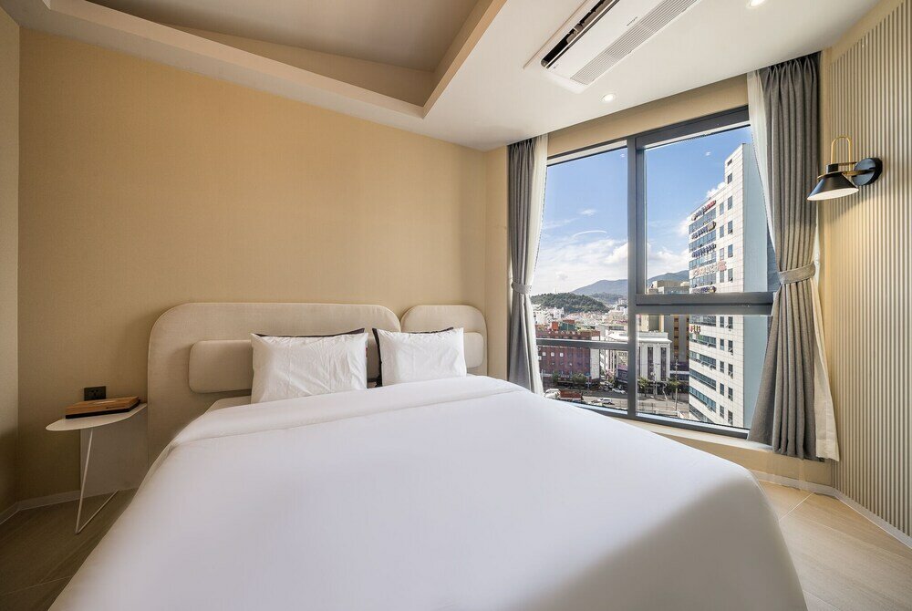 Фото Brown Dot Hotel Masan