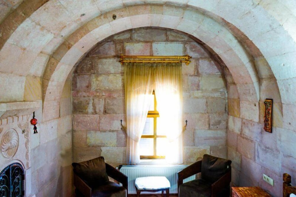 Фото Valley Inn Cave Hotel