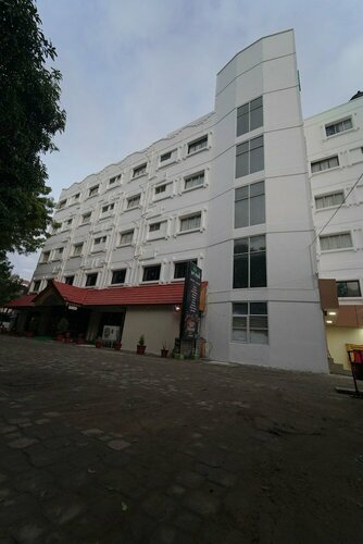 Гостиница Hotel Palmyra Grand Inn в Тирунелвели