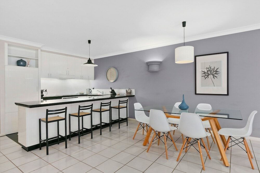 Фото Poolside Apt In Alamanda Beachfront Resort 41