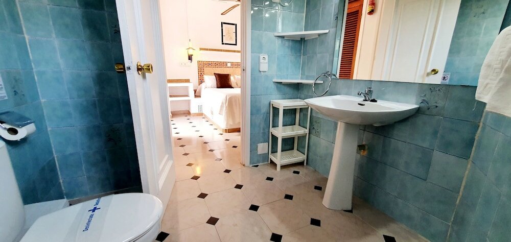 Фото Granada Apartments Ibiza