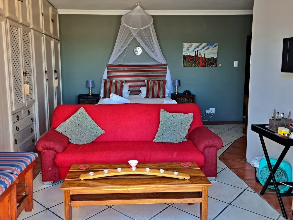 Фото Walkerbay Accommodation
