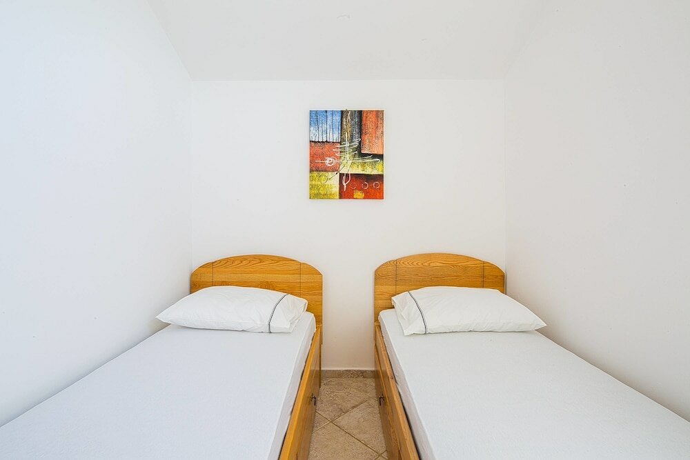 Фото Adriatic Hill Apartments