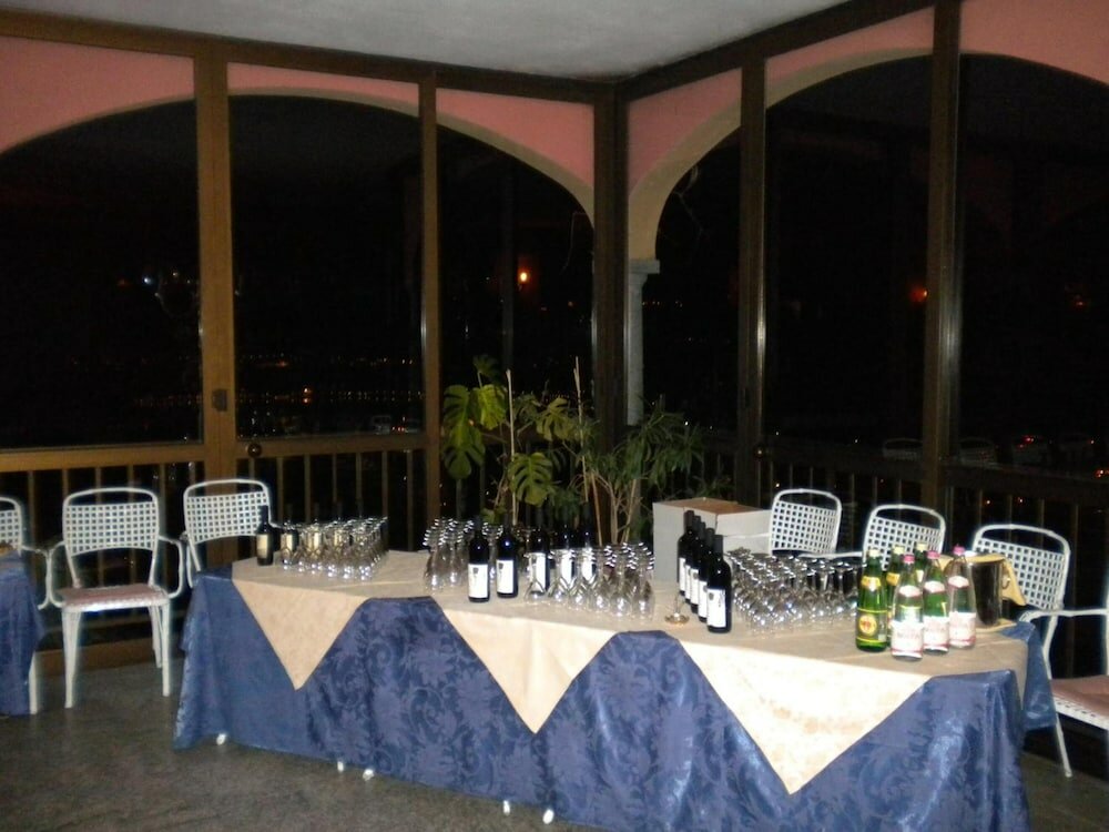 Фото Battle of Britain Hotel