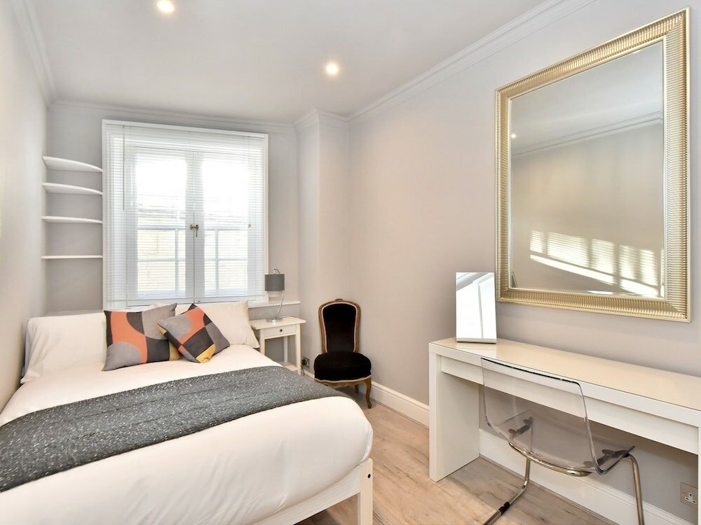 Фото Stunning house in Chelsea