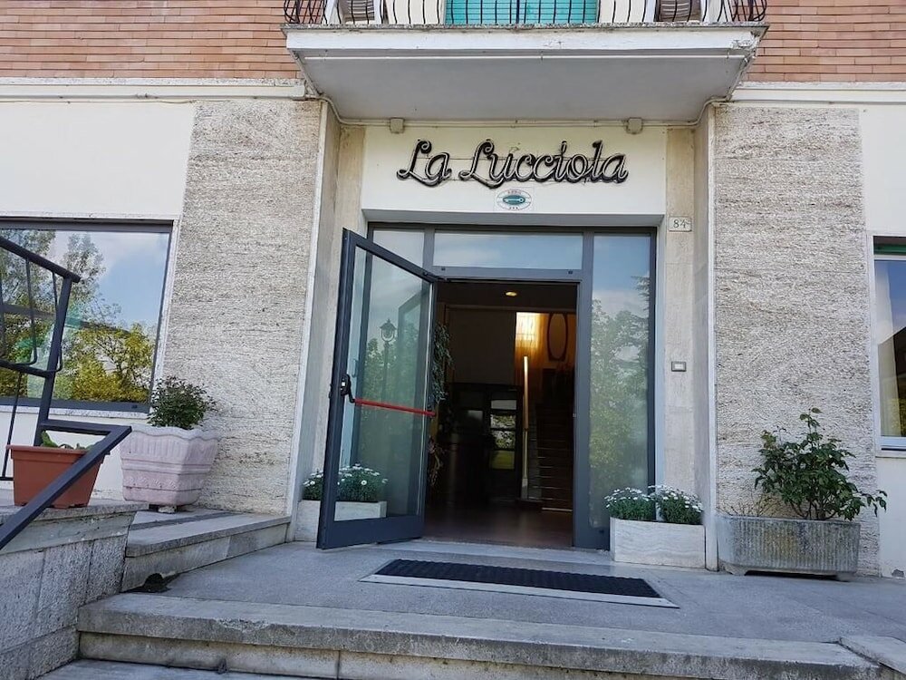 Фото Hotel la Lucciola