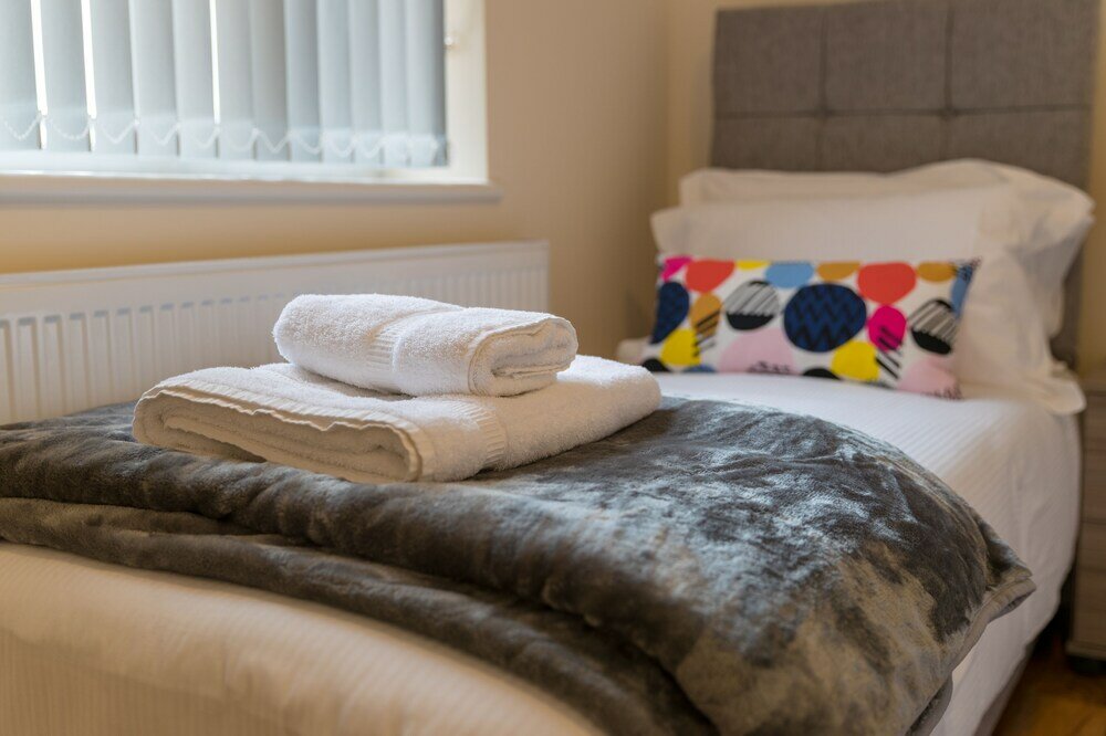 Фото London Heathrow Serviced Apartments