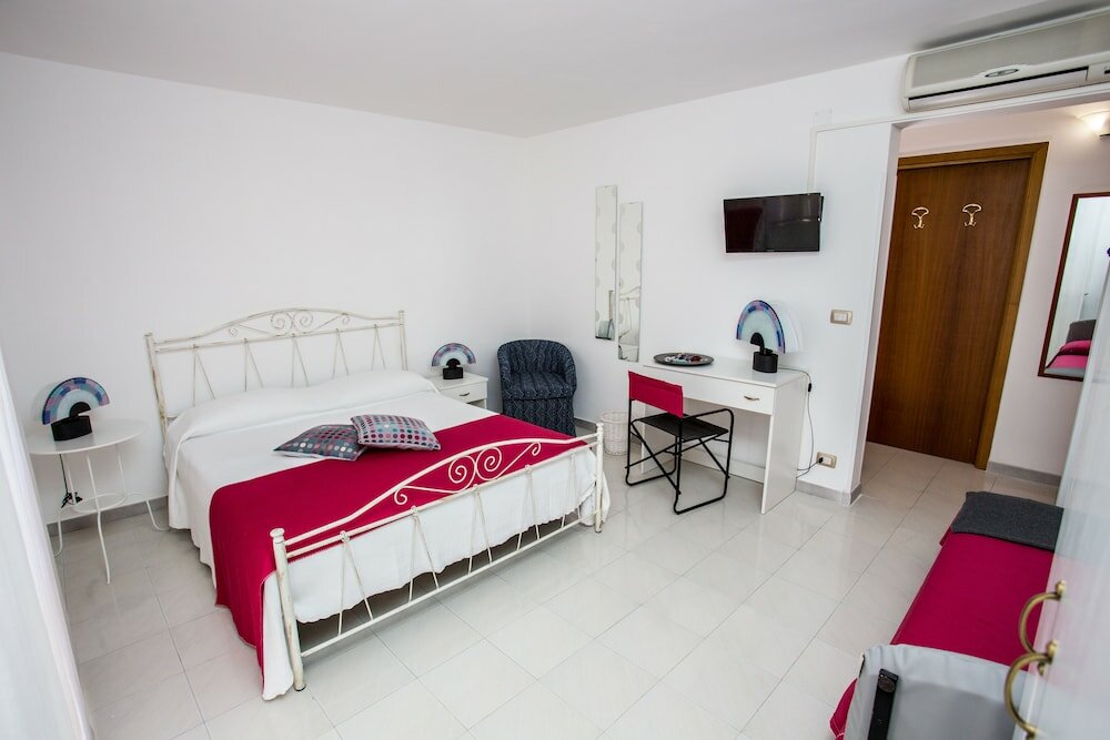 Фото La Porta di Mare B&b