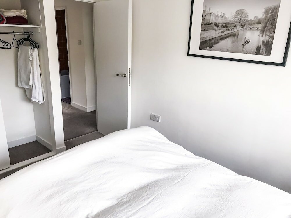 Фото Entire 2 Bedroom Flat Next to Kings College