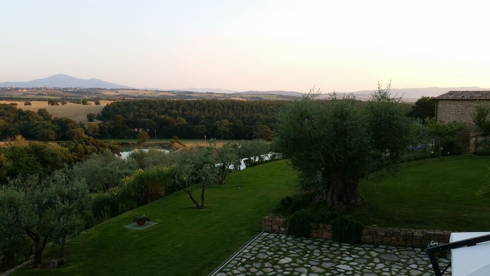 Фото Borgo Sant'Ambrogio Resort