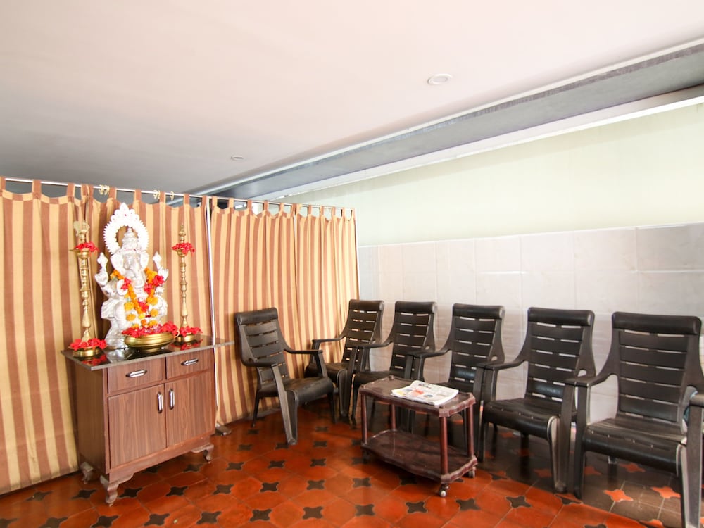 Фото Oyo 10711 Hotel Nsnr Residency