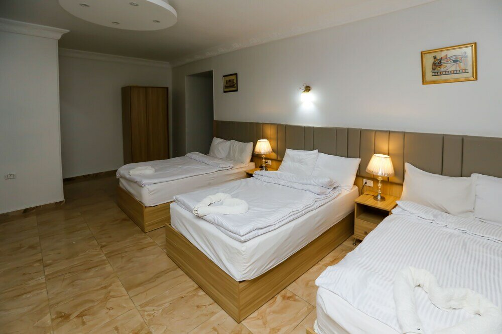 Фото Makadi Pyramids View