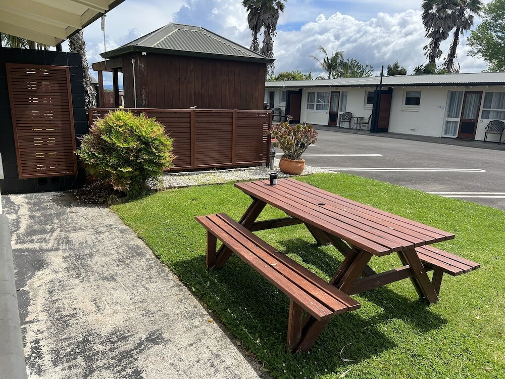 Фото 18th Avenue Thermal Motel