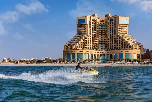 Гостиница Fairmont Ajman в Аджмане