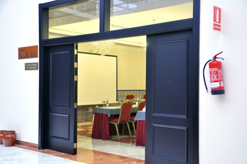 Фото Senator Cádiz SPA Hotel