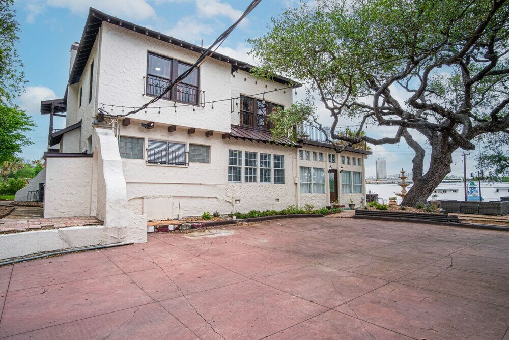 Фото Splash Into Vacation 6br Home w Pool & Waterslide