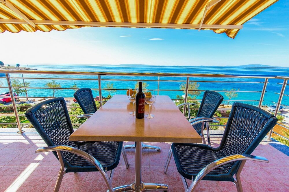 Фото Ivan - 15 m From Beach - A3 Crveni