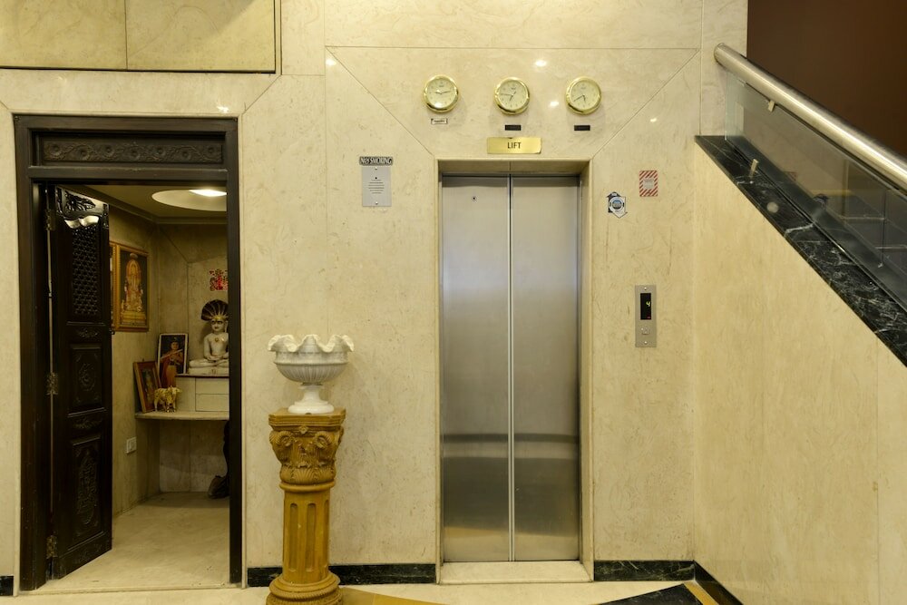 Фото Hotel Mint Salisbury Park