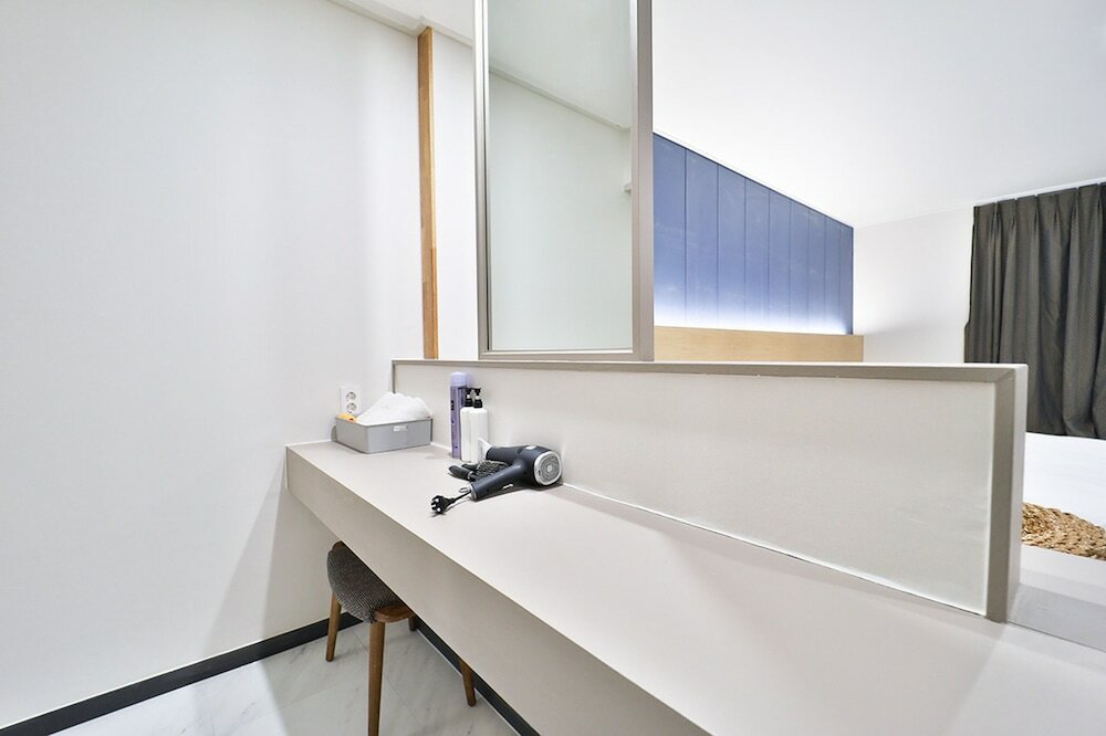 Фото Calm Rest Hotel