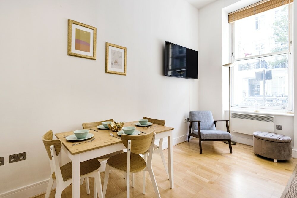 Фото Queensway 1