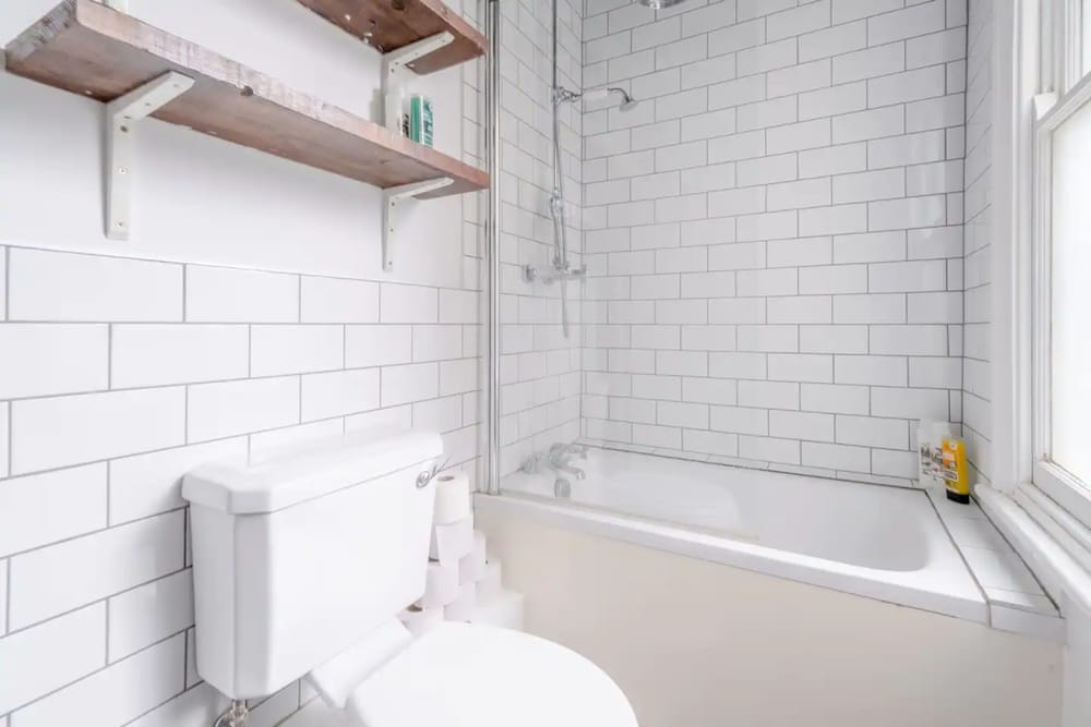 Фото Lovely 3 Bedroom Apartment in Clapton With Garden