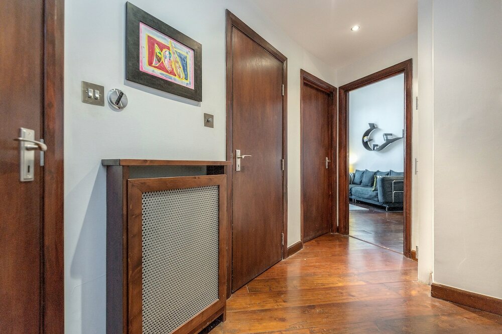 Фото South Ken Apartment by BaseToGo