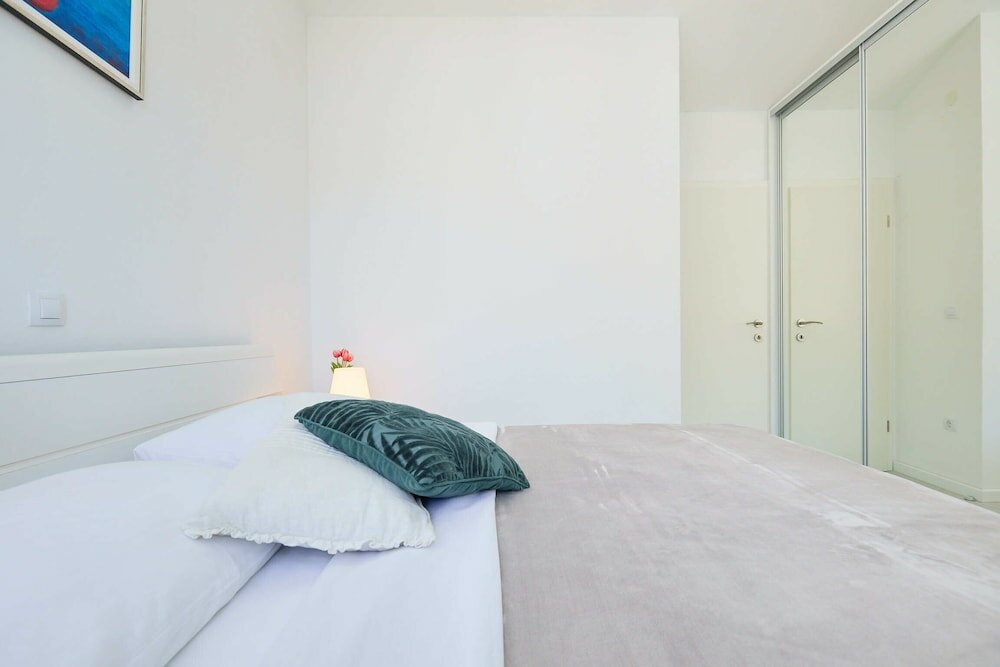 Фото Blue Bay Apartment