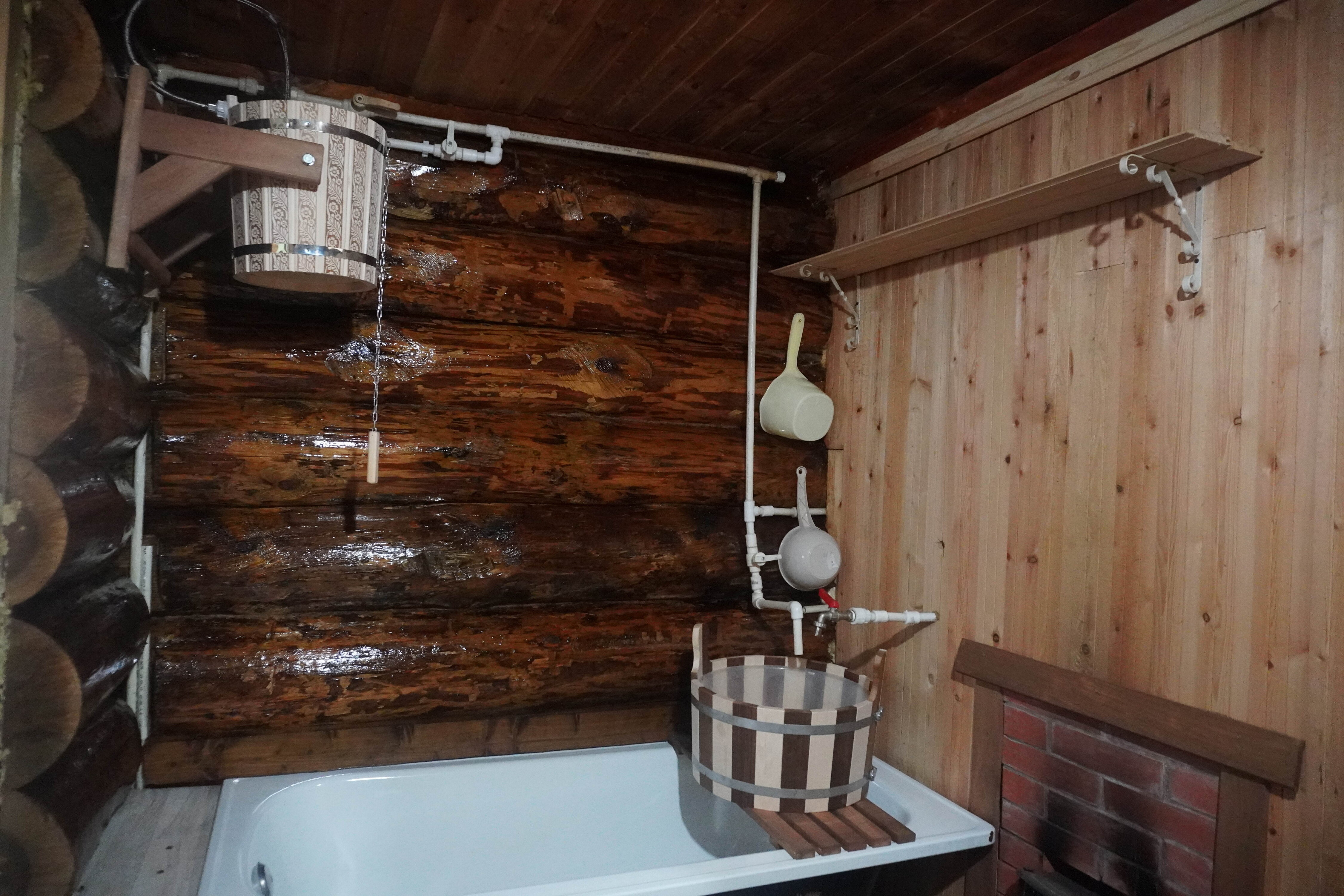 Фото Домик на горке