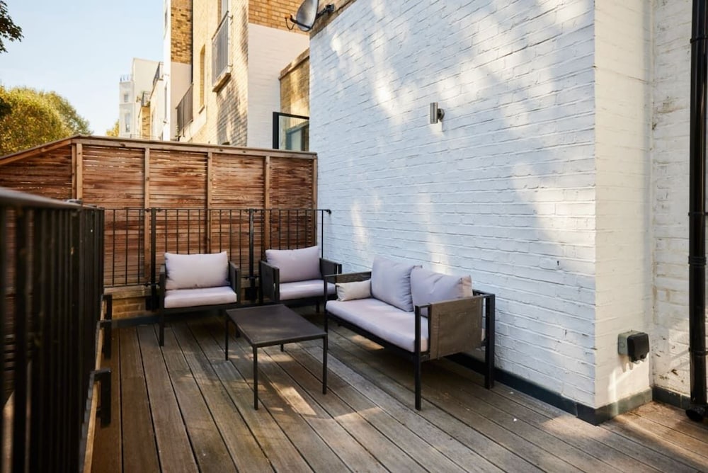 Фото The Chelsea Wonder - Spacious 3bdr Flat With Terrace + Garden