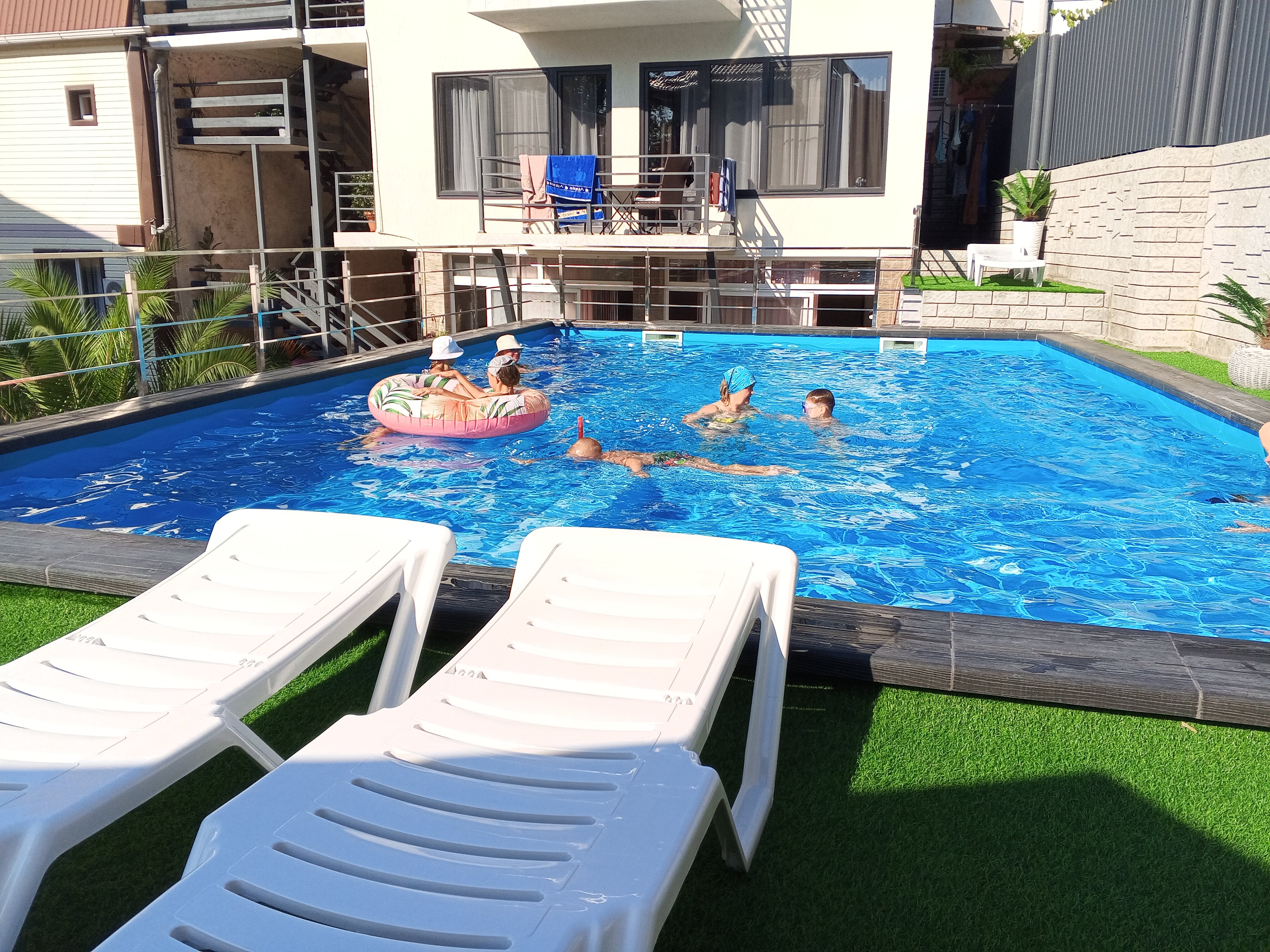 Фото отеля 1