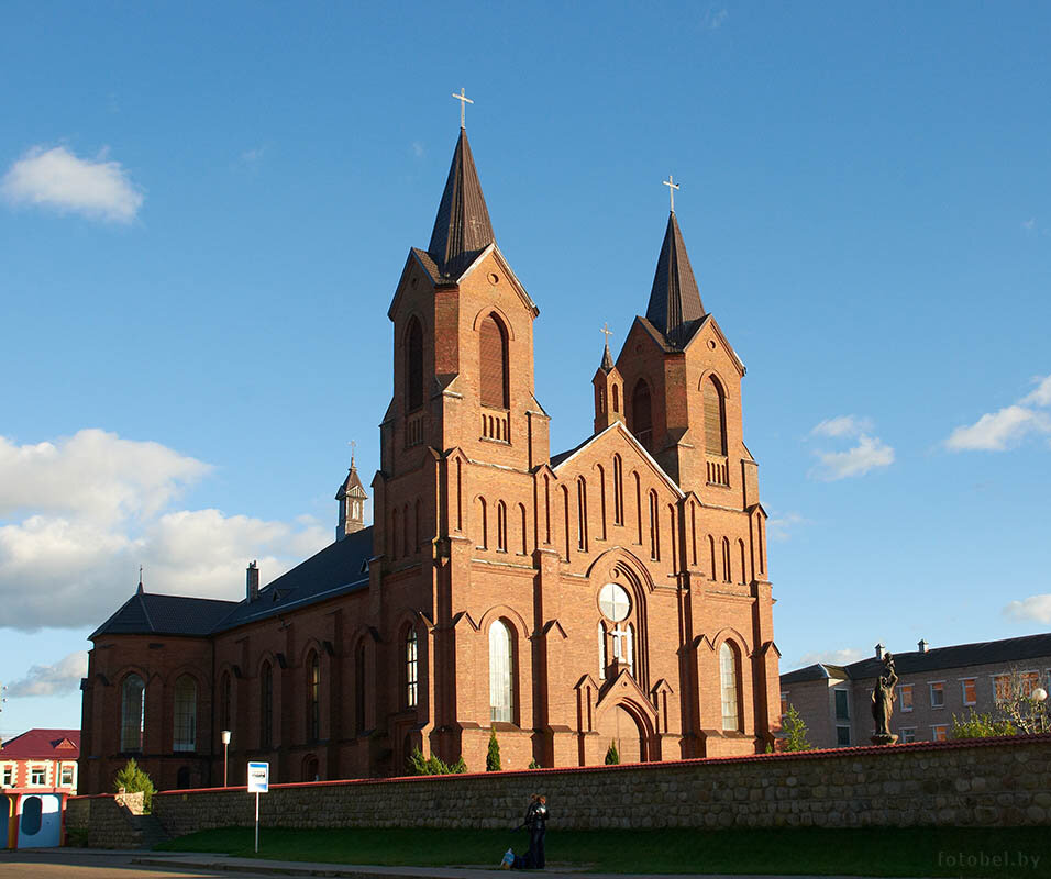 Католический храм Костёл Успения Пресвятой Девы Марии, Миоры, фото