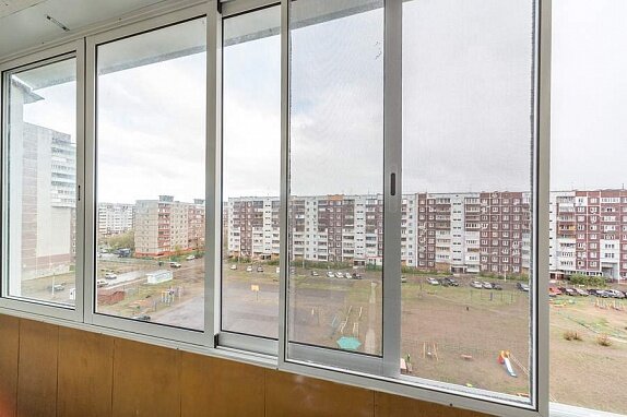 Windows Pogoda V dome, Yekaterinburg, photo