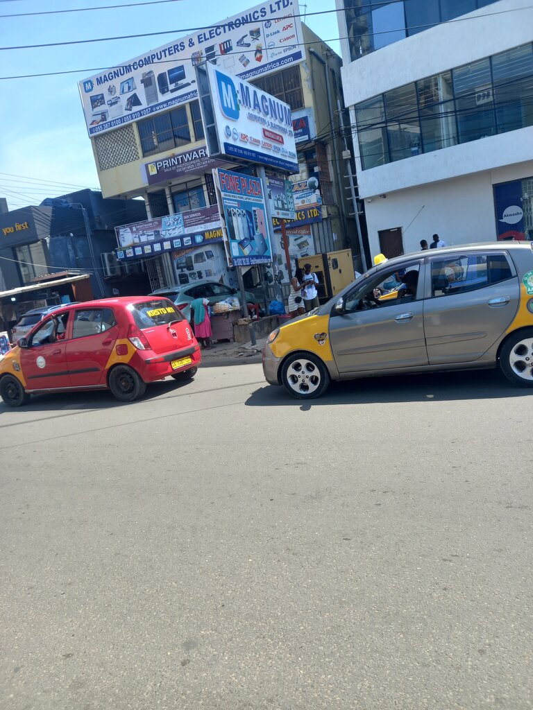 Mobile phone store Fone plaza, Accra, photo