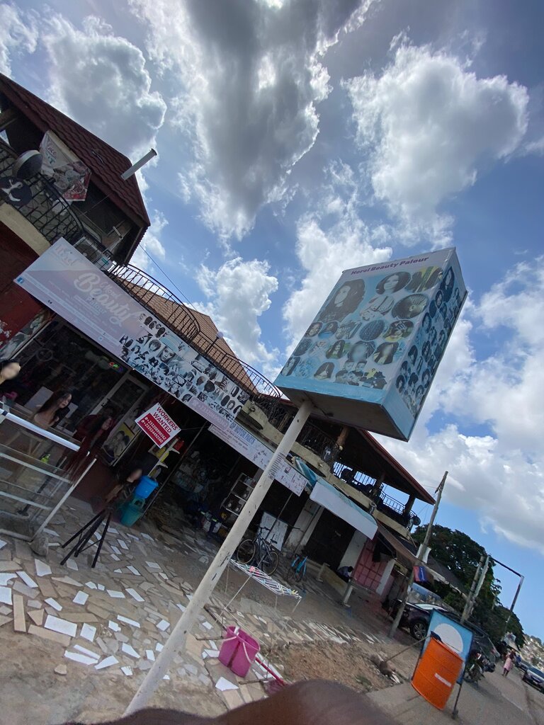 Beauty salon My Mojomkeova, Accra, photo