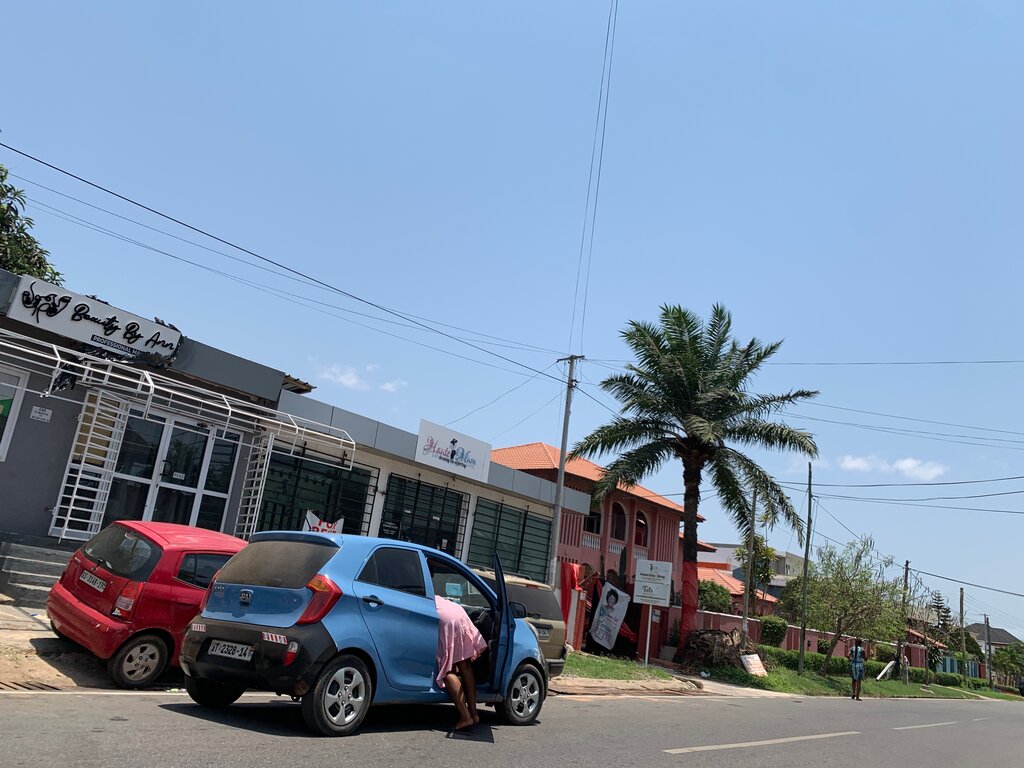 Children's goods wholesale Haute Mum, Accra, photo