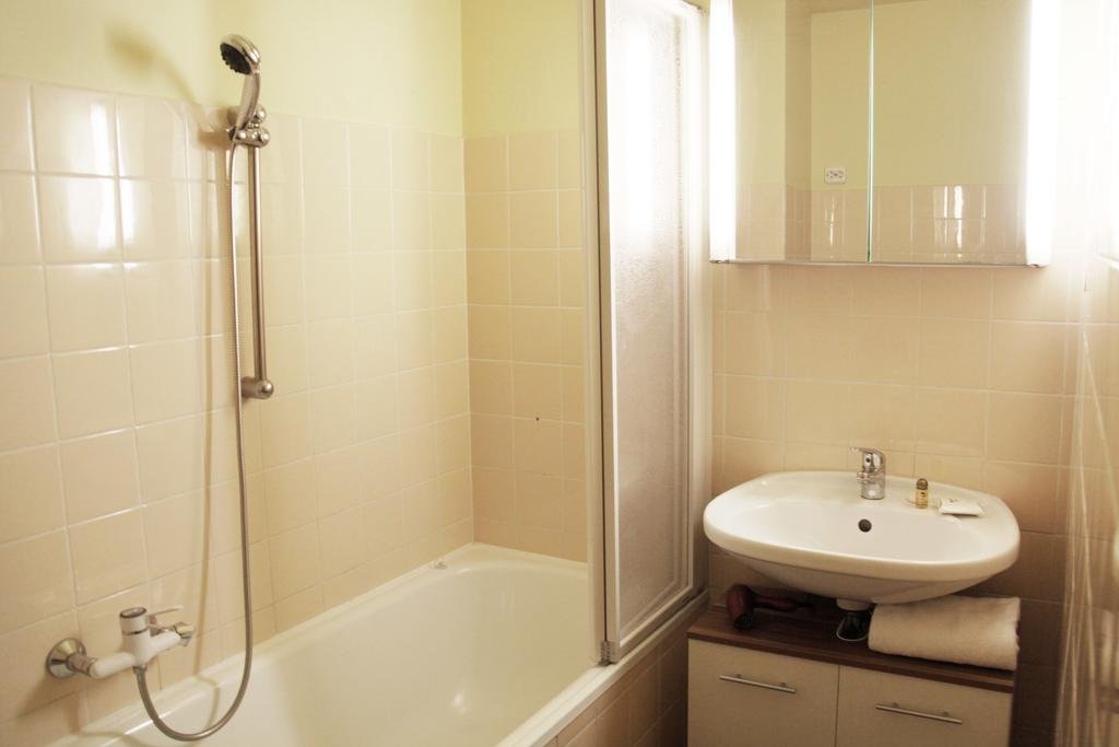 Фото CheckVienna – Apartment Quellenstrasse