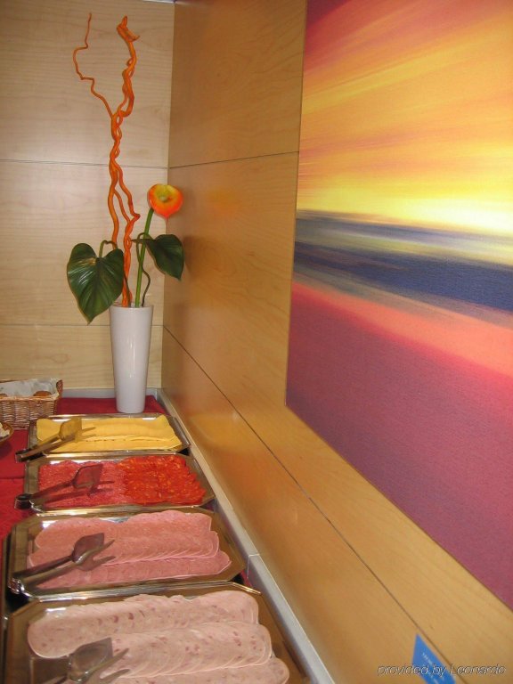 Фото Holiday Inn Express Madrid Rivas by IHG