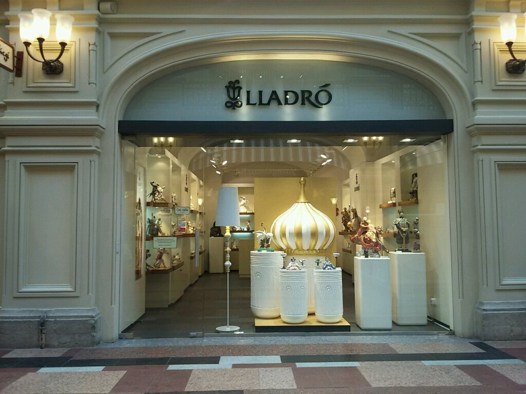 Gift and souvenir shop Lladro, Moscow, photo