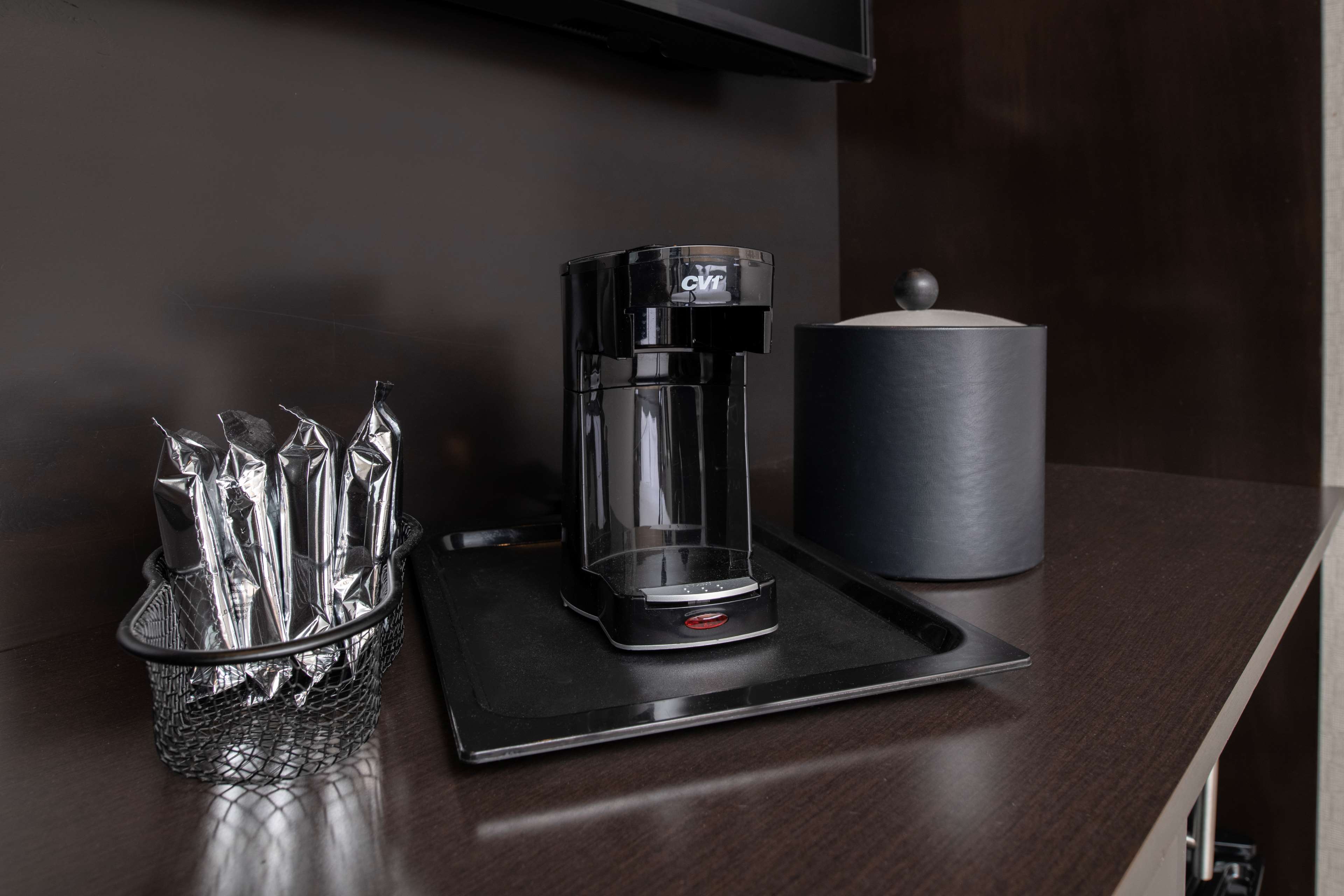 Фото Hampton Inn & Suites Portsmouth Downtown