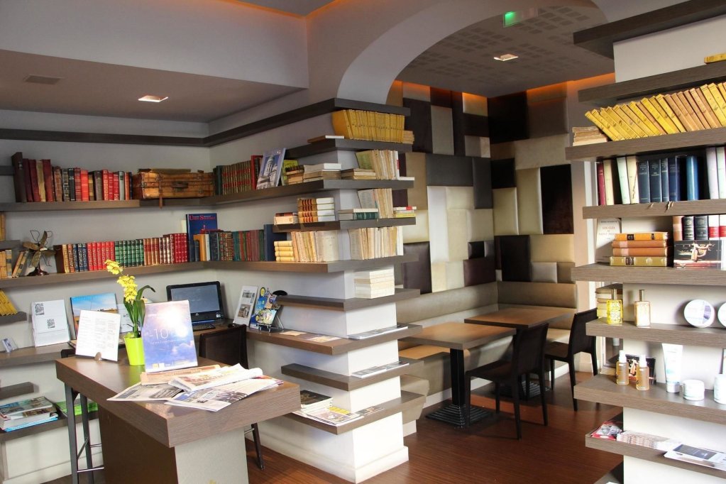 Фото Hotel Kyriad Vichy