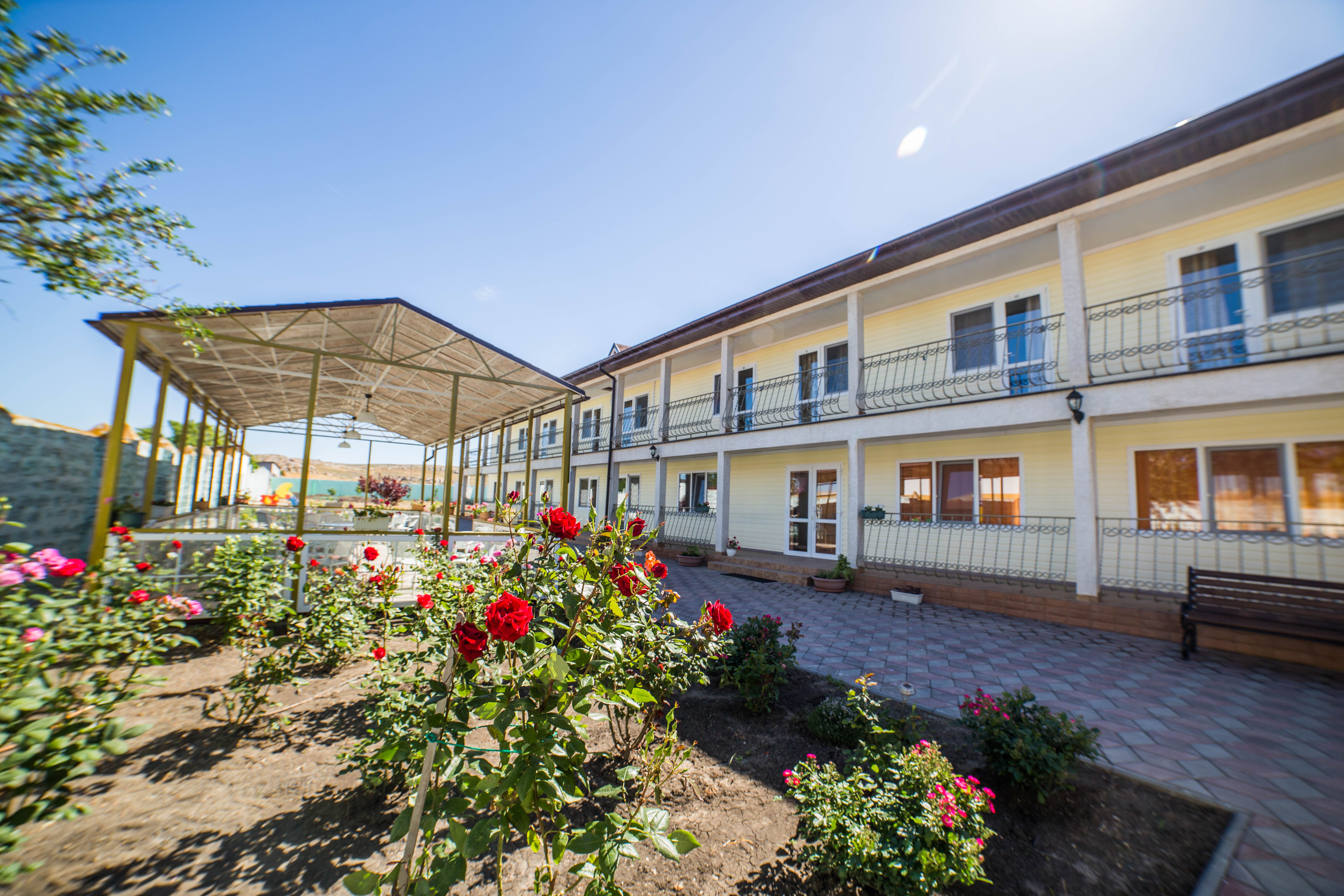 Фото отеля 1